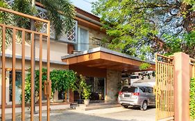 RedDoorz Plus Syariah near Java Supermall Semarang 2