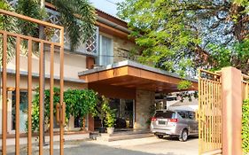 RedDoorz Plus Syariah near Java Supermall Semarang 2